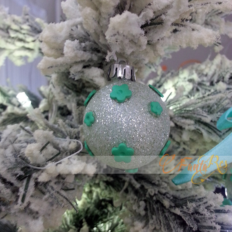 pallina con fiori in fimo addobbi per albero natale - color tiffany