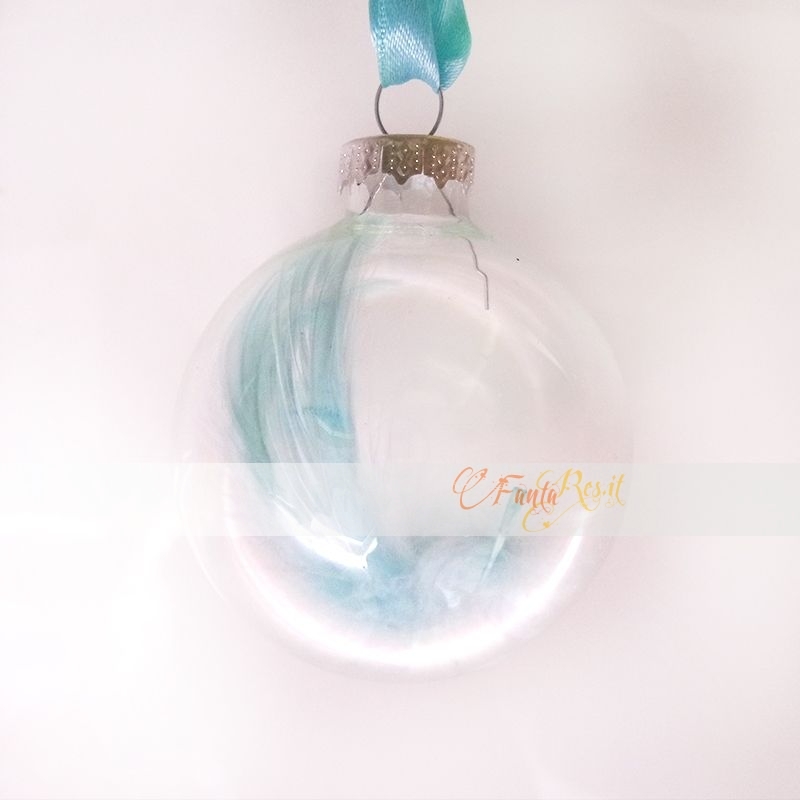 pallina - sfera per albero di natale con piume color tiffany